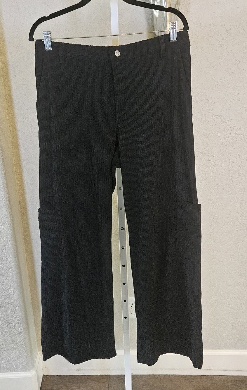 Wild Fable Black Corduroy Wide Leg Cargo Pants Size M EUC
